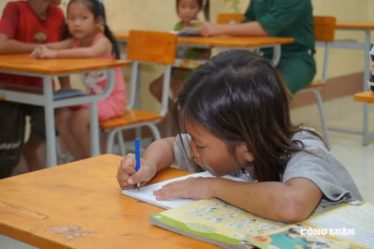 Đưa tiếng Anh thành ngôn ngữ thứ hai: Chủ trương đúng, lộ trình phải rõ ràng