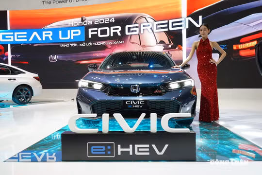 Honda giảm giá ô tô, khách mua xe Civic hybrid hưởng lợi nhiều nhất
