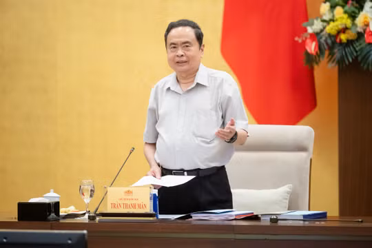 Tránh tư tưởng cục bộ địa phương trong giới thiệu nhân sự sau sắp xếp