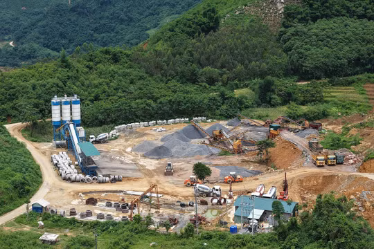 Đẩy tiến độ cao tốc Hòa Bình - Mộc Châu ngay từ giai đoạn đầu