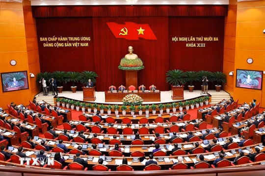 Ngày làm việc thứ nhất Hội nghị lần thứ 13 Ban Chấp hành Trung ương Đảng khóa XIII