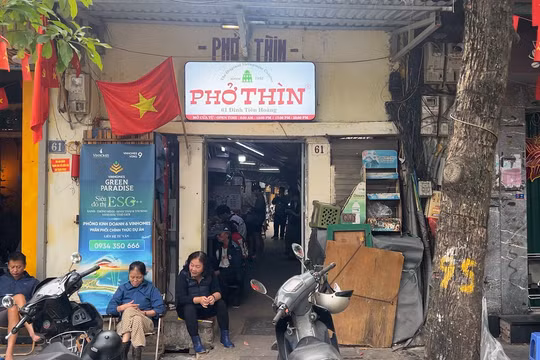 Phở Thìn Bờ Hồ sắp di dời, thực khách tìm đến để giữ lại hương vị Hà Nội