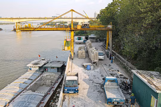 Xây dựng danh mục ưu tiên đầu tư cảng thủy, bến cảng trên 7 tuyến sông lớn