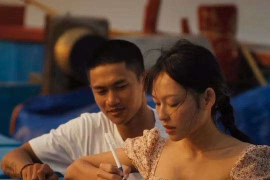 Phim 'Đàn cá gỗ' vươn lên top 1 doanh thu phòng vé trong ngày