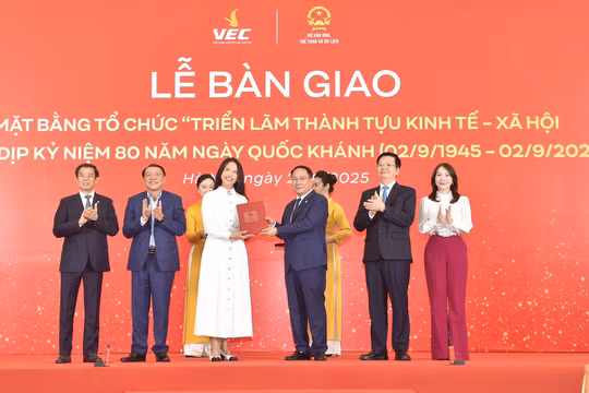 Bàn giao mặt bằng tổ chức Triển lãm '80 năm hành trình độc lập, tự do, hạnh phúc'