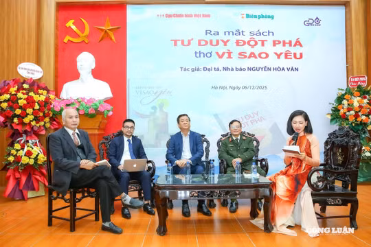 Ra mắt sách 'Tư duy đột phá' và tập thơ 'Vì sao yêu'