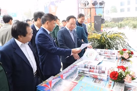 Tỉnh Điện Biên khai mạc Hội Báo xuân Ất Tỵ năm 2025