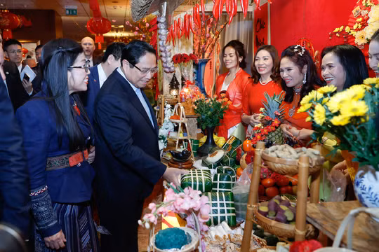 Thủ tướng Phạm Minh Chính chung vui đón Tết sớm với cộng đồng người Việt Nam tại Ba Lan