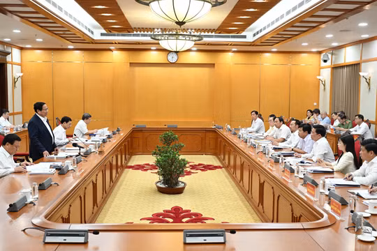 Bộ Chính trị cho ý kiến về công tác chuẩn bị Đại hội Đảng bộ tỉnh An Giang và Lâm Đồng nhiệm kỳ mới