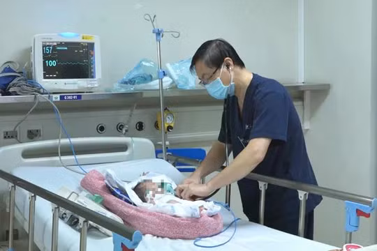 Cơn ho gà 'tử thần': Trẻ tím tái, ngưng thở chỉ vì cha mẹ chậm một bước