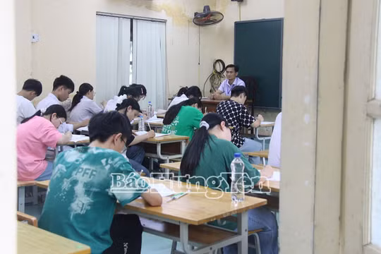 Hưng Yên: 185 thí sinh vắng mặt trong ngày đầu tiên kỳ thi tuyển sinh vào lớp 10 THPT năm 2025