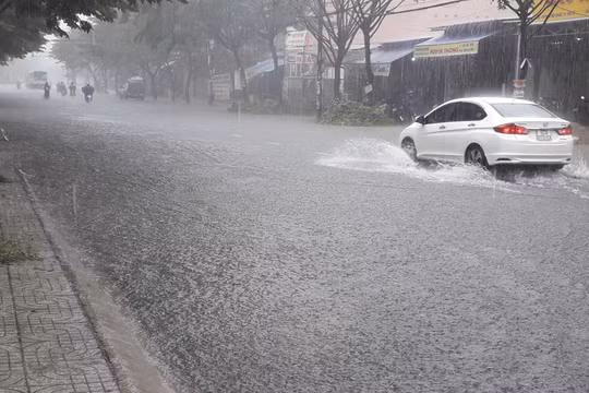 44 điểm tắc đường vì bão số 5, giao thông đang được khắc phục khẩn trương