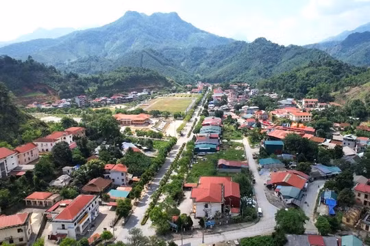 Pác Nặm (Bắc Kạn): Huyện ủy chỉ đạo không tổ chức đi tham quan dưới mọi hình, ủy ban lập danh sách đoàn du lịch tới Khánh Hòa