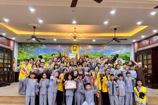Phụng sự khóa tu mùa hè: Khi người trẻ chọn gieo hạt yêu thương