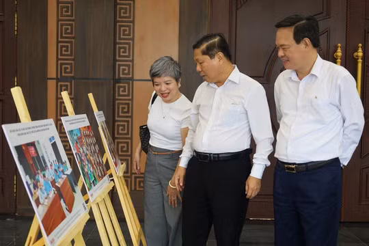 Báo Giáo dục và Thời đại khai mạc triển lãm ảnh về giáo dục vùng dân tộc thiểu số và miền núi