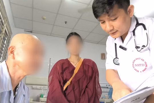 Giải cứu bệnh nhân sốt cao suốt hơn 1 năm do 3 “kẻ tấn công” cùng lúc
