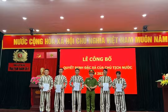 Công an Hà Nội công bố quyết định đặc xá cho 139 phạm nhân