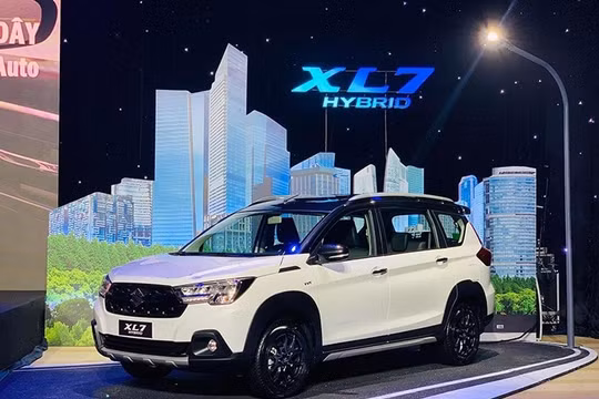 Suzuki XL7 Hybrid 2025: Giá lăn bánh và ưu đãi tháng 12