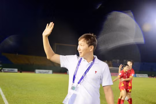 Điểm tin thể thao 11/10: HLV Kim Sang Sik được đề xuất tặng bằng khen của Thủ tướng, sôi động vòng loại World Cup