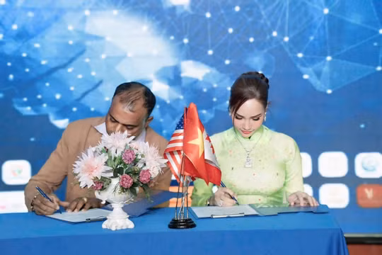 Hoa Khôi Bảo Ngọc được bổ nhiệm Phó Chủ tịch Hội đồng Tư vấn Hỗ trợ Doanh Nghiệp - Triển khai chương trình hướng nghiệp cho sinh viên