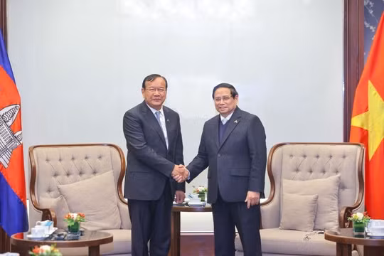Việt Nam - Campuchia: Chú trọng tăng cường kết nối cơ sở hạ tầng, giao thông đường bộ, đường sắt, đường biển