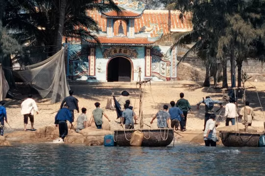 'Truy tìm Long Diên Hương' mất ngôi đầu phòng vé nhưng vẫn đạt mốc 165 tỷ