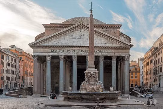 Du khách tử vong sau khi rơi từ tượng đài biểu tượng ở Rome