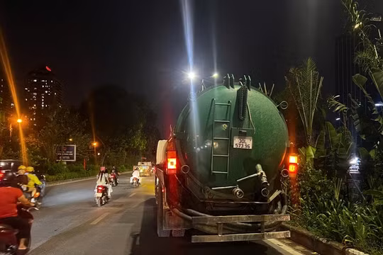 Hà Nội tăng cường kiểm soát, xử lý nghiêm vi phạm vệ sinh môi trường sông Tô Lịch