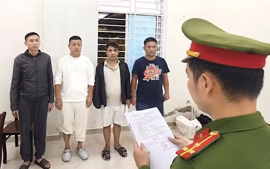 Khởi tố 4 đối tượng liên quan đến hành vi khống chế, bắt giữ con bạc