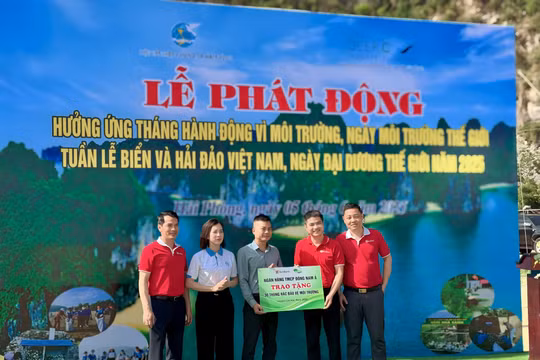 Cán bộ nhân viên SeABank chung tay làm sạch 11 bãi biển vì môi trường xanh