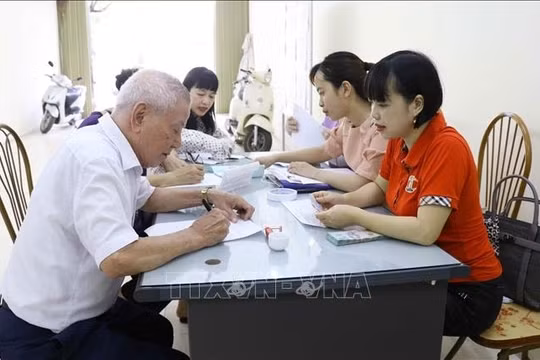 Từ 1/7/2025, người từ 75 tuổi không có lương hưu sẽ được hưởng trợ cấp hưu trí xã hội 500.000 đồng/tháng