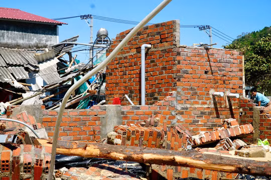 Gia Lai: Ban hành lệnh xây dựng khẩn cấp 9 công trình tái định cư sau bão lũ