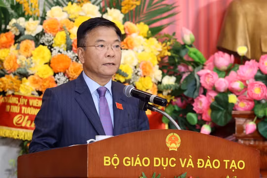 Xây dựng đội ngũ cán bộ ngành giáo dục đủ phẩm chất, năng lực, uy tín