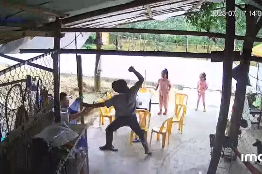 Quảng Ngãi: Người đàn ông bị đâm liên tiếp khi đang nằm nghỉ trên võng