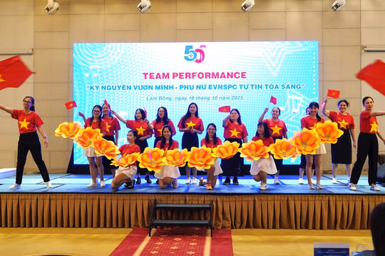 Phụ nữ EVNSPC tự tin tỏa sáng, góp phần xây dựng người phụ nữ Việt Nam thời đại mới