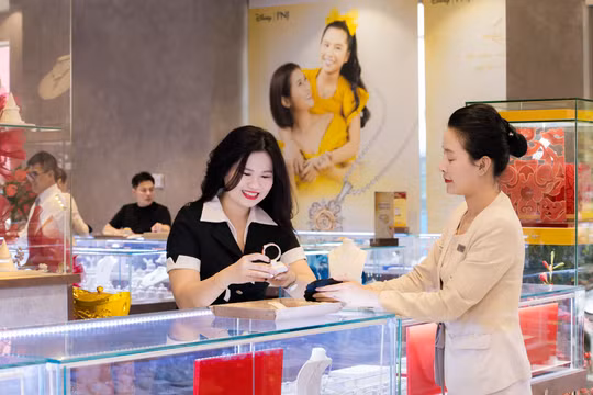 PNJ đạt doanh thu 37.823 tỷ trong năm 2024