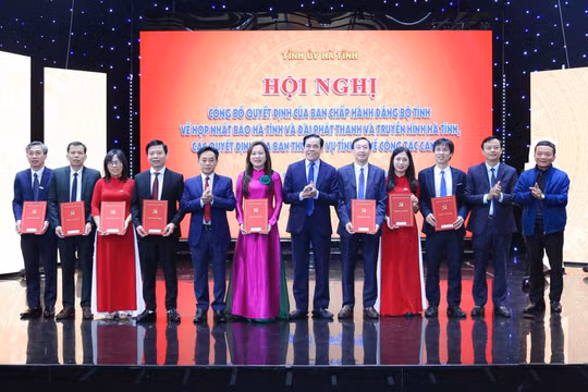 Ông Nghiêm Sỹ Đống được bổ nhiệm giữ chức vụ Tổng Biên tập Báo Hà Tĩnh sau hợp nhất