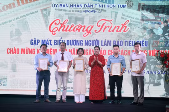 Gia Lai và Kon Tum biểu dương, vinh danh người làm báo tiêu biểu