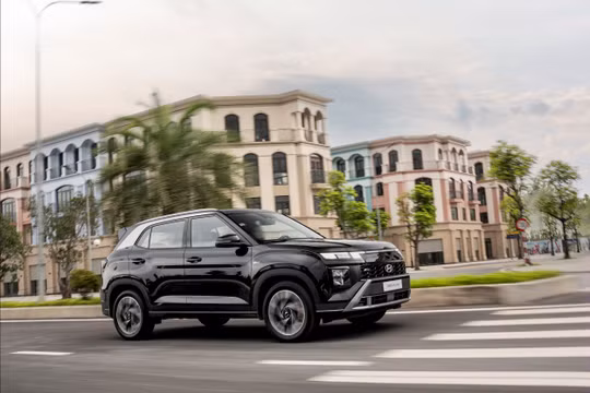 Giảm giá kéo dài, khách Việt tiếp tục tăng mua ô tô Hyundai