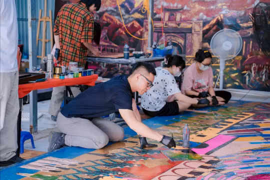 Hoạ sỹ Chu Nhật Quang: Lan toả tình yêu với đất nước qua những bức tranh sơn mài