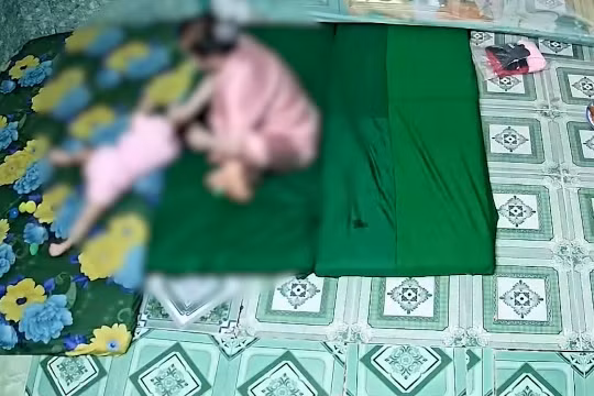 Long An: Hai bé gái bị bảo mẫu bạo hành