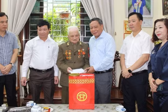 Hà Nội dự kiến chi hơn 574 tỷ đồng tặng quà Tết Bính Ngọ cho hơn 1,16 triệu người