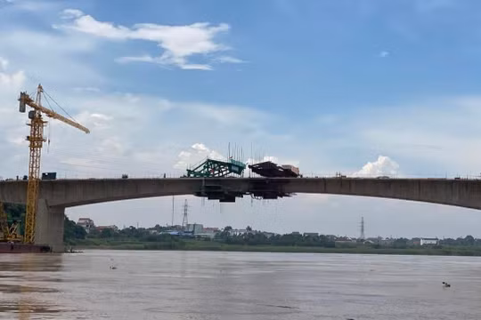 Hoàn thiện thủ tục để chuẩn bị đưa vào khai thác cầu Phong Châu mới