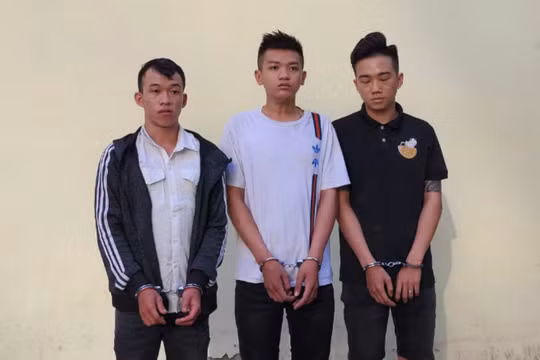 TP HCM: Bắt nhóm đối tượng gây ra 3 vụ cướp giật