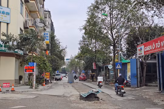 Chủ đầu tư 'thúc' nhà thầu hoàn trả mặt đường sau phản ánh mất an toàn giao thông