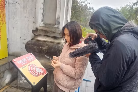 Báo Nhân Dân lắp đặt các trạm tương tác thông minh tại các di tích, nâng cao tiện ích phục vụ du khách