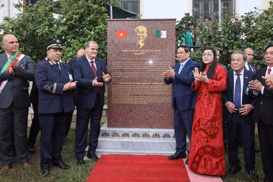 Thủ tướng Phạm Minh Chính dự khánh thành bia tưởng niệm Chủ tịch Hồ Chí Minh tại Algeria