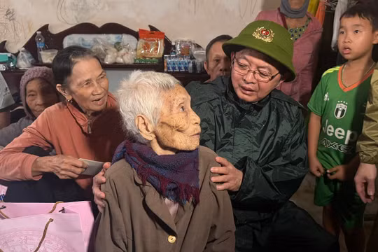 Cứu dân là ưu tiên số một, không để ai phải kêu cứu trên mái nhà trong đêm