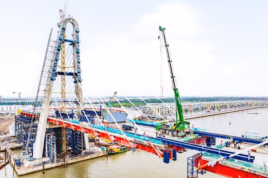 Hợp long cầu Hoàng Gia kết nối trực tiếp Vinhomes Royal Island với trung tâm Hải Phòng