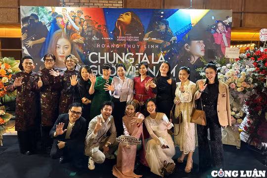 Hoàng Thuỳ Linh ra mắt phim 'Chúng ta là người Việt Nam'
